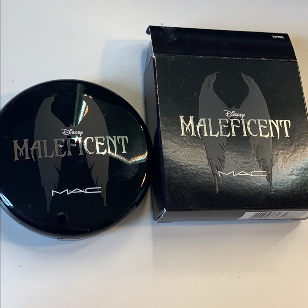 MAC Maleficent Beauty powder in Natural NEW!